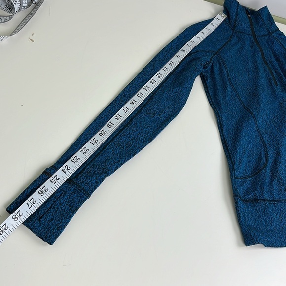 Lululemon Shocking Blue Black Rush Hour 1/2 Zip Sweater - Picture 15 of 15